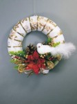 Dekorácia - veniec zimný, s vtáčikom, priemer 25cm