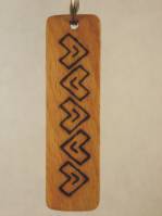Suvenír - drevený prívesok na kľúče cca 2,5x8cm